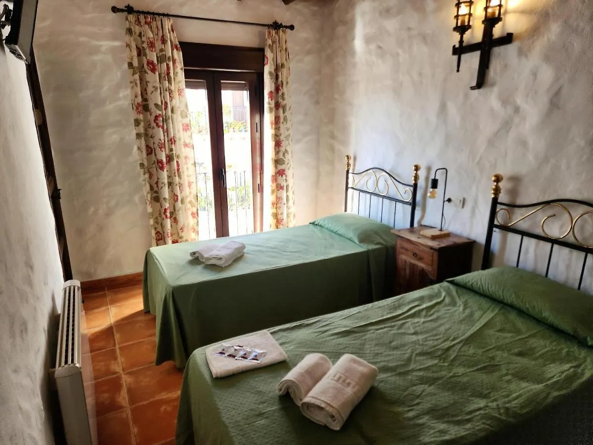 Posada La Plaza Canillas de Albaida Hotel