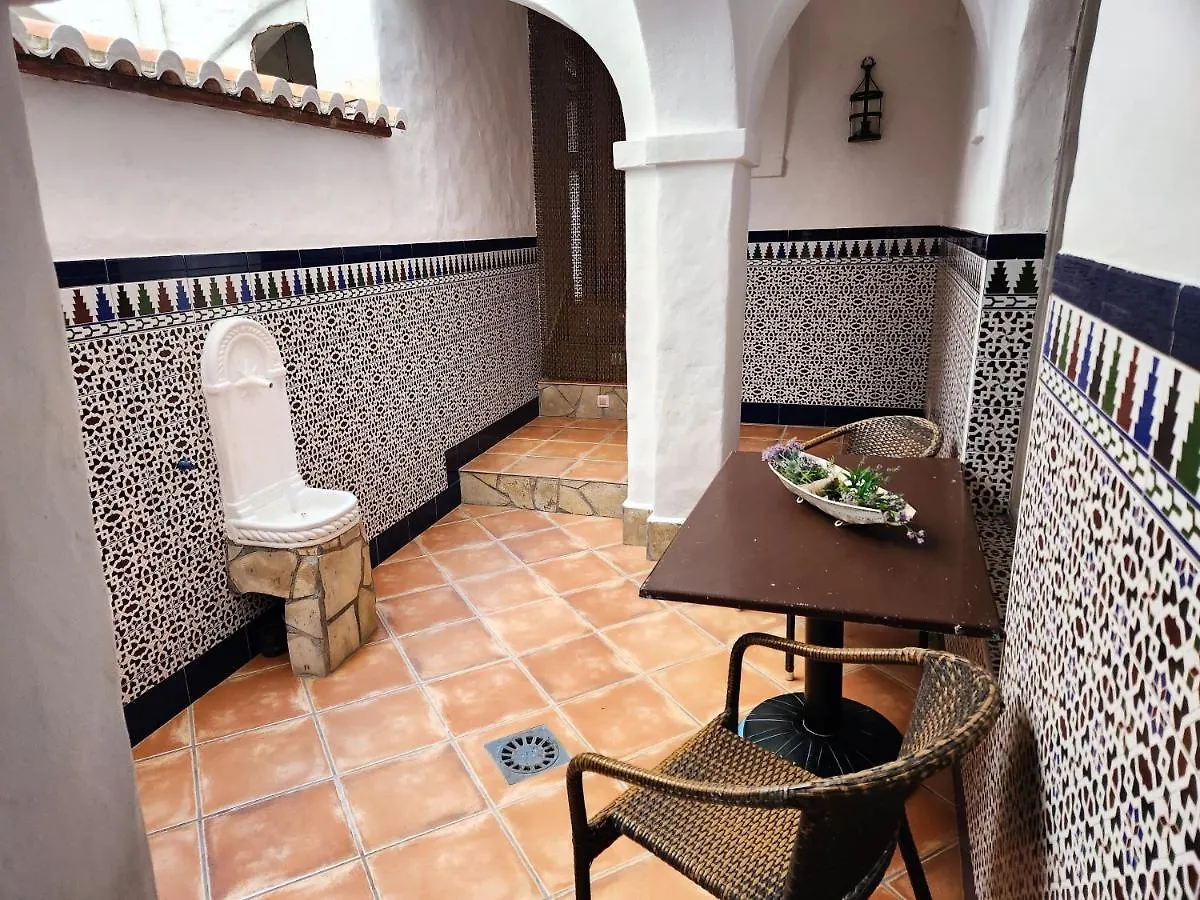 Posada La Plaza Canillas de Albaida 2*,