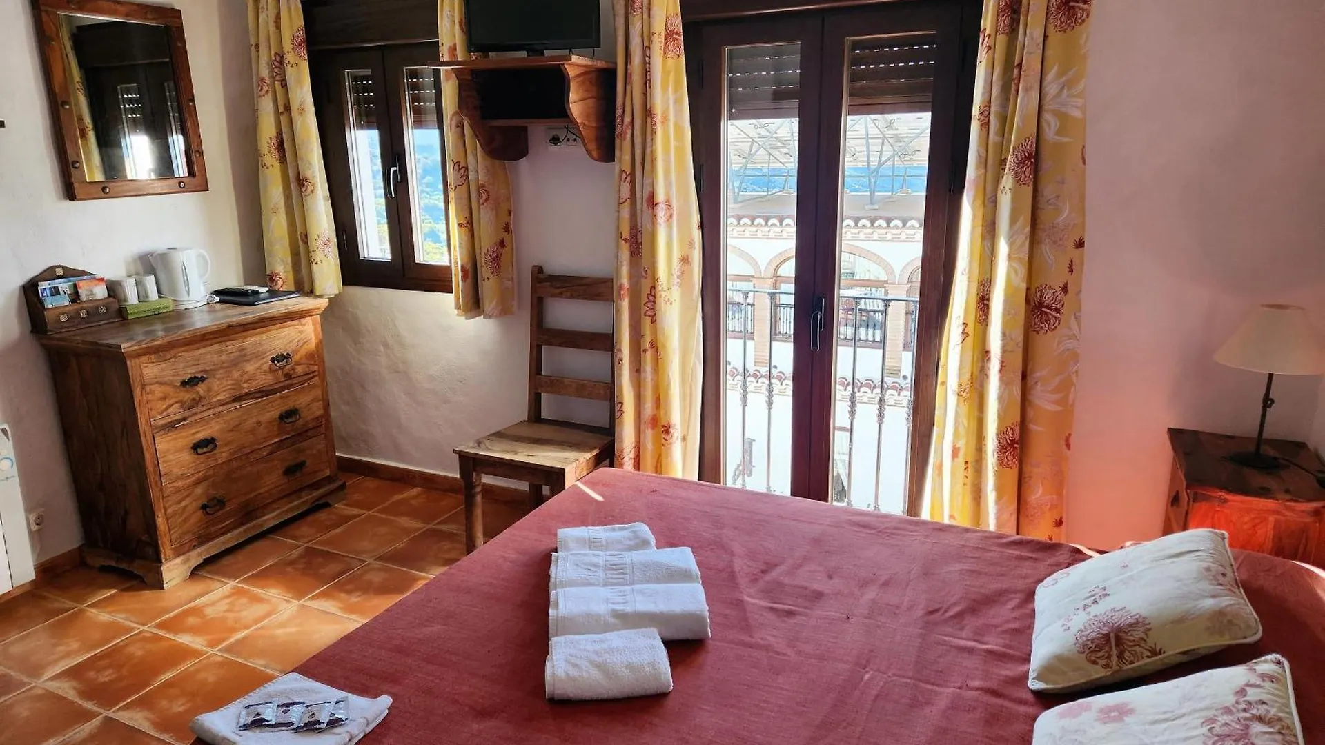 ** Hotel Posada La Plaza Canillas de Albaida Spain